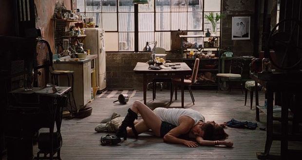 러브 앤 드럭스 (Love And Other Drugs, 2010) -제이크 질렌할, 앤 해서웨이