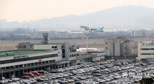 김포공항 소음피해 심각” Vs “이전땐 여객수요 감당못해”[인사이드＆인사이트]｜동아일보