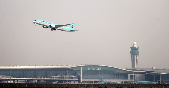 대한항공, 오늘(30일) 인천·김포 공항 비행기 지연… 확인 방법은? - 국민일보